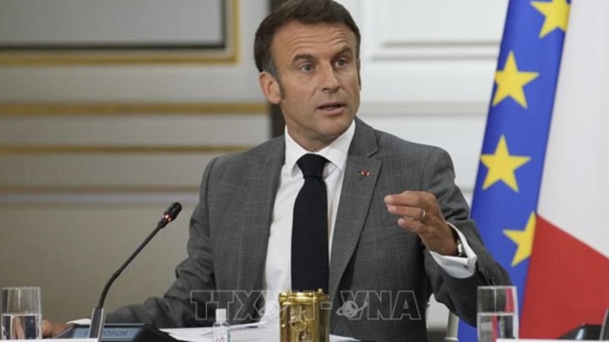 French President affirms solidarity with Vietnam in face of Typhoon Yagi